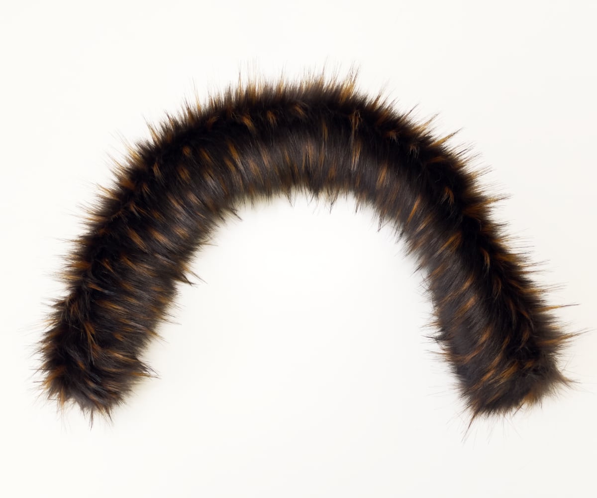 kliknutít zobrazíte maximální velikost obrázku Winterfußsack Small Black Comb mit Pelzkragen
